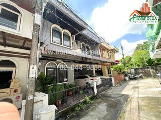 For sale 3 bedrooms townhouse in Bangkok Noi, Bangkok