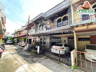 For sale 3 bedrooms townhouse in Bangkok Noi, Bangkok