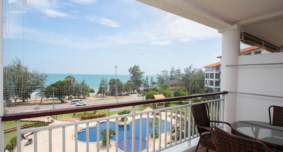 For sale 3 bed condo in Klaeng, Rayong