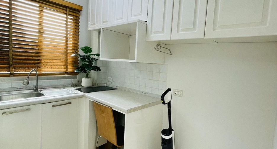 For sale 2 bedrooms condo in Chatuchak, Bangkok