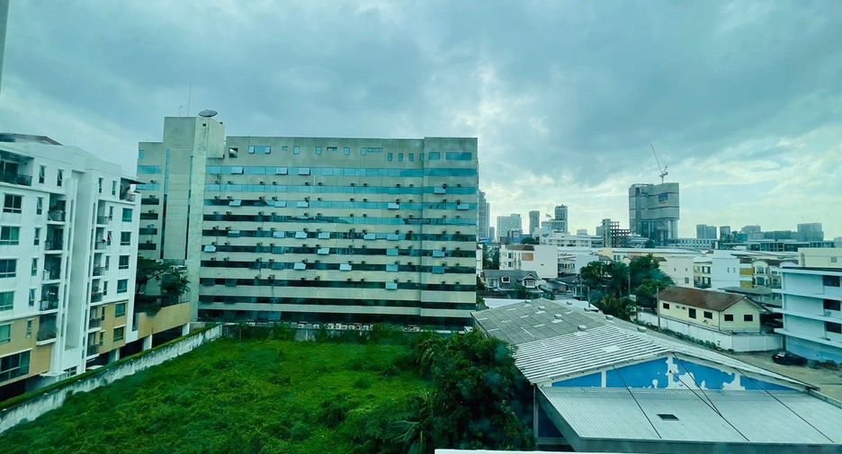 For sale 2 bedrooms condo in Chatuchak, Bangkok