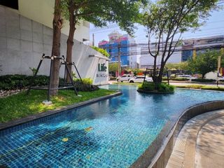For sale 2 bed condo in Huai Khwang, Bangkok