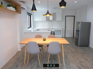 For sale 3 bed townhouse in Phaya Thai, Bangkok