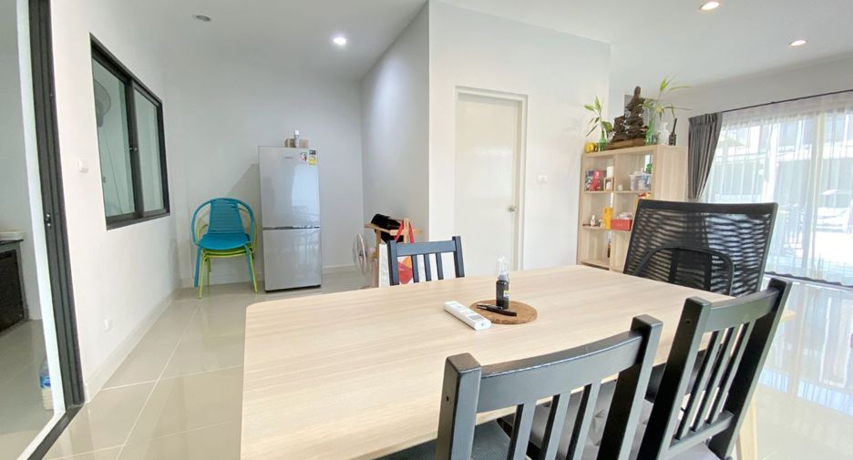 For sale 3 bedrooms townhouse in Mueang Pathum Thani, Pathum Thani
