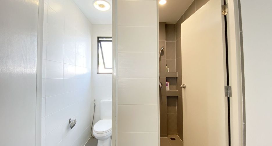 For sale 3 bedrooms townhouse in Mueang Pathum Thani, Pathum Thani