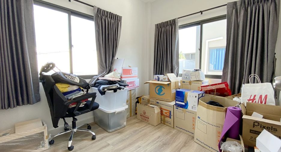 For sale 3 bedrooms townhouse in Mueang Pathum Thani, Pathum Thani