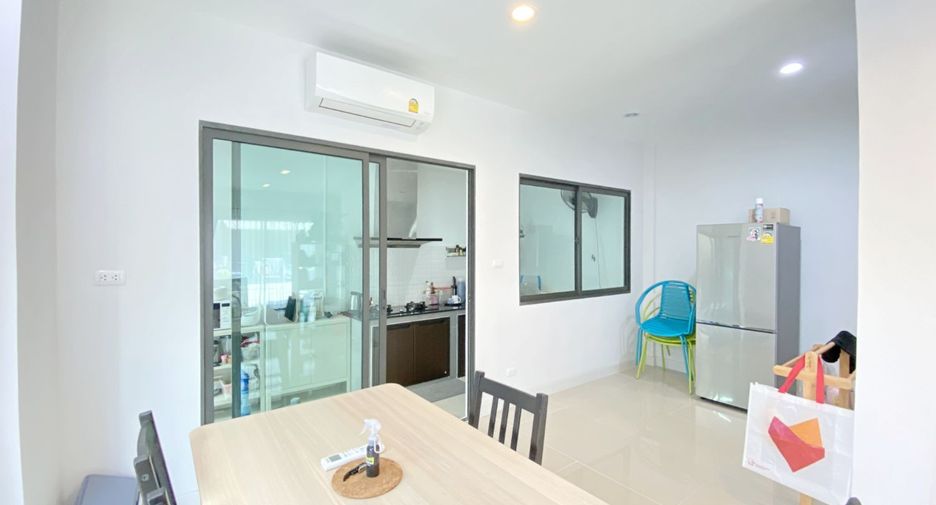For sale 3 bedrooms townhouse in Mueang Pathum Thani, Pathum Thani