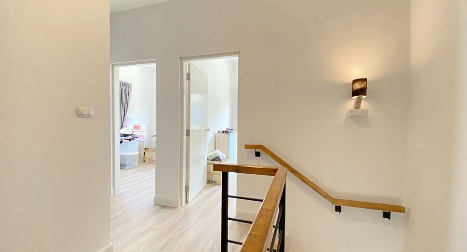 For sale 3 bedrooms townhouse in Mueang Pathum Thani, Pathum Thani