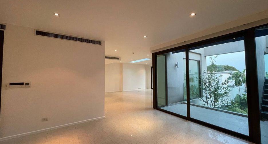 Wohnung zur Miete mit 3 Zimmer in Yan Nawa, Bangkok