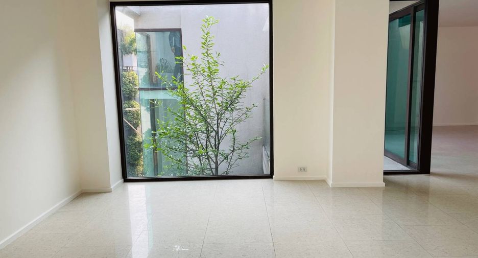 Wohnung zur Miete mit 3 Zimmer in Yan Nawa, Bangkok