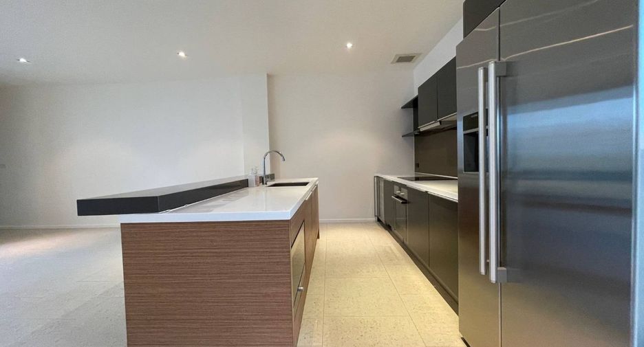 Wohnung zur Miete mit 3 Zimmer in Yan Nawa, Bangkok