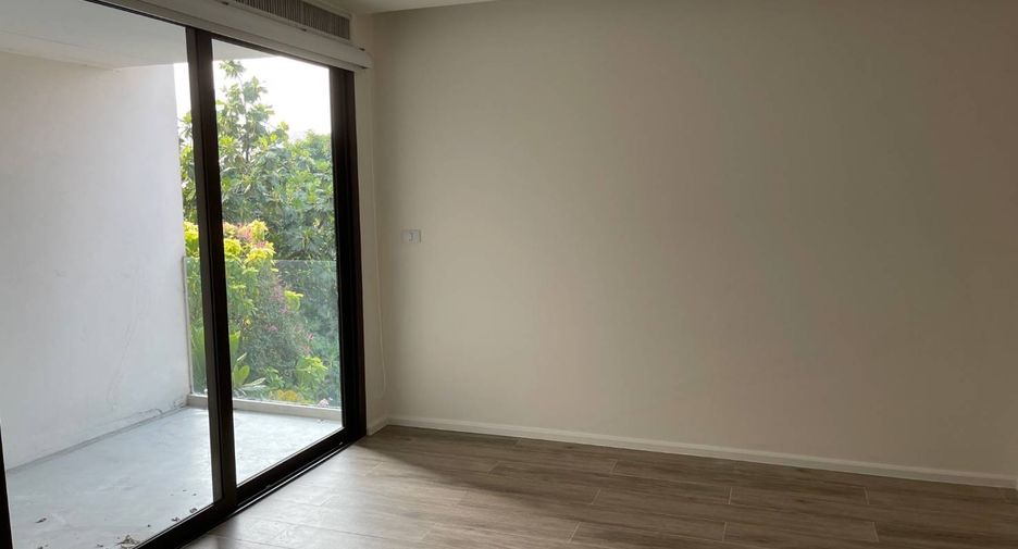 Wohnung zur Miete mit 3 Zimmer in Yan Nawa, Bangkok