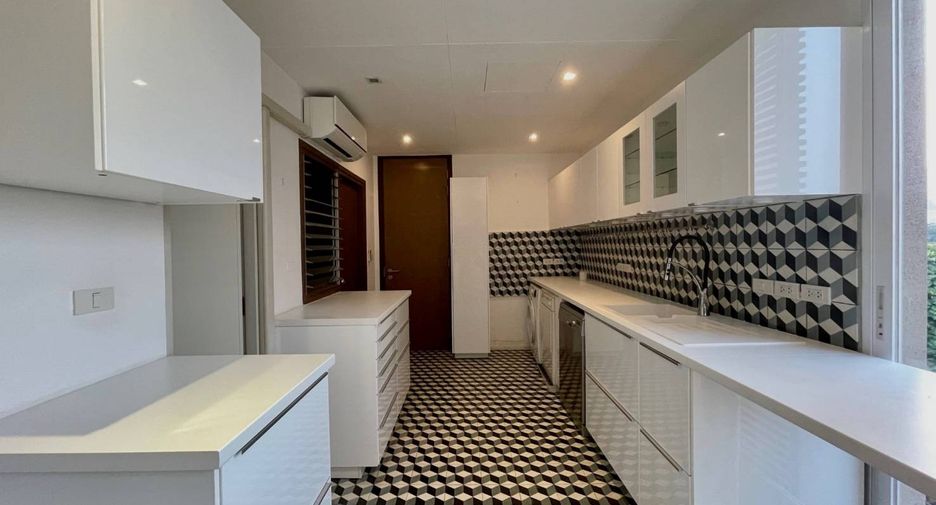 Wohnung zur Miete mit 3 Zimmer in Yan Nawa, Bangkok