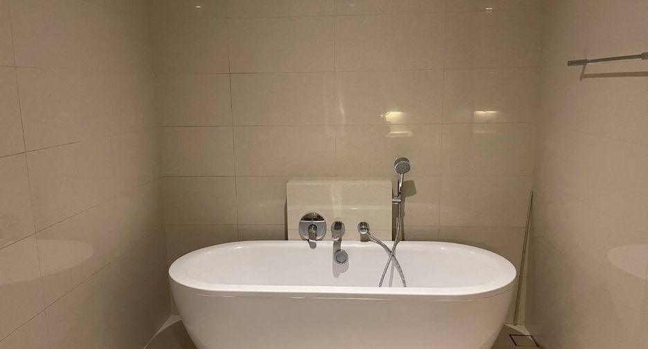 Wohnung zur Miete mit 3 Zimmer in Yan Nawa, Bangkok