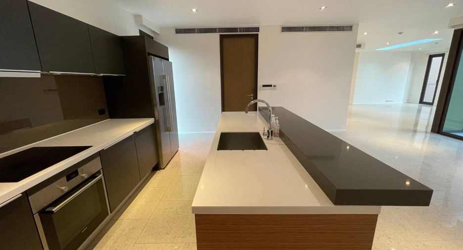 Wohnung zur Miete mit 3 Zimmer in Yan Nawa, Bangkok
