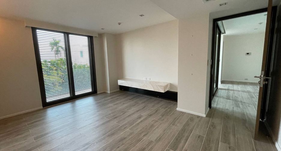 Wohnung zur Miete mit 3 Zimmer in Yan Nawa, Bangkok