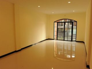 For rent 9 bed retail Space in Mueang Chiang Mai, Chiang Mai