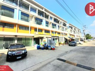 For sale 4 Beds retail Space in Khlong Luang, Pathum Thani