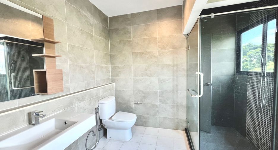 For sale 3 bedrooms townhouse in Khan Na Yao, Bangkok