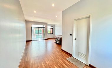 For sale 3 bedrooms townhouse in Khan Na Yao, Bangkok