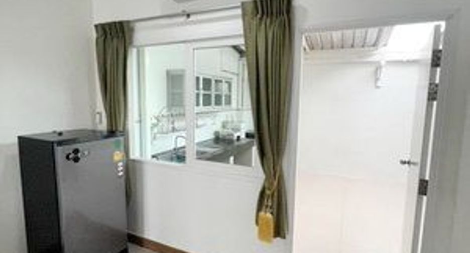 For rent 4 bed townhouse in Rat Burana, Bangkok
