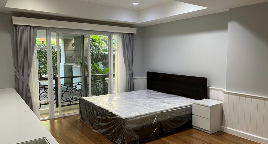 Wohnung zur Miete mit 3 Zimmer in Khlong Toei, Bangkok