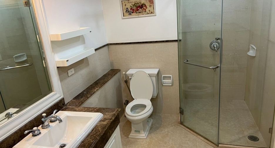 Wohnung zur Miete mit 3 Zimmer in Khlong Toei, Bangkok