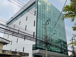 For rent and for sale 6 bed office in Wang Thonglang, Bangkok
