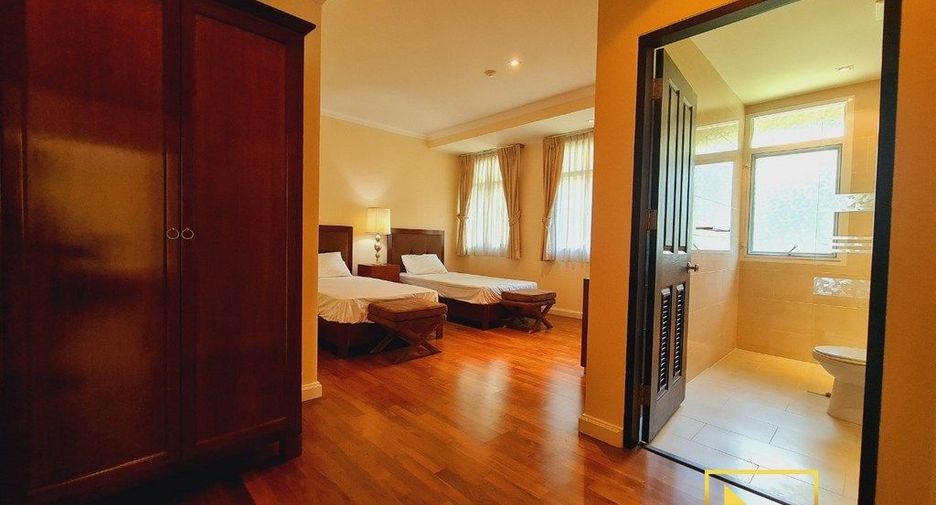 For rent 2 bedrooms condo in Watthana, Bangkok