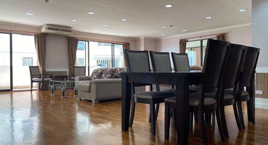 For rent 3 bedrooms condo in Watthana, Bangkok