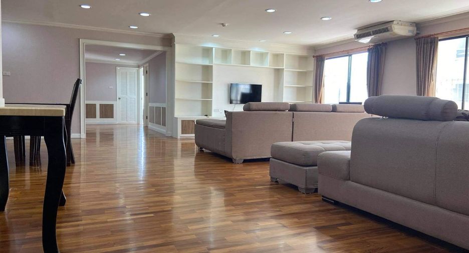 For rent 3 bedrooms condo in Watthana, Bangkok
