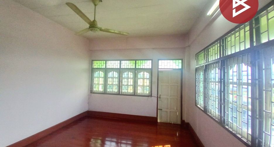 For sale 4 bed retail Space in Tha Muang, Kanchanaburi