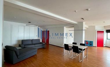 For sale 3 bed condo in Watthana, Bangkok