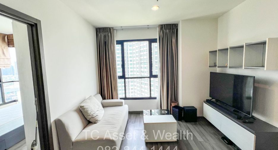 For sale 2 bedrooms condo in Watthana, Bangkok