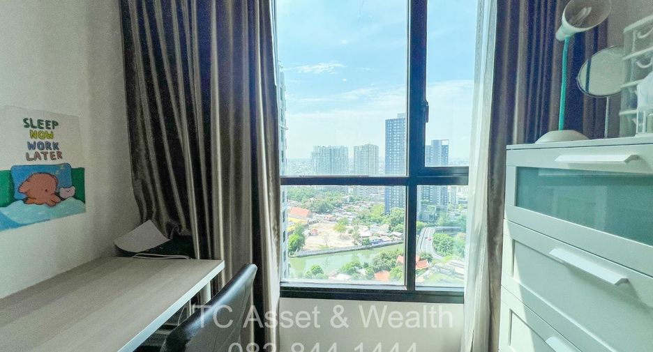 For sale 2 bedrooms condo in Watthana, Bangkok