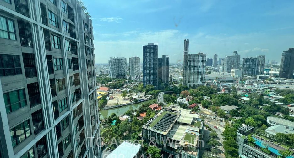 For sale 2 bedrooms condo in Watthana, Bangkok