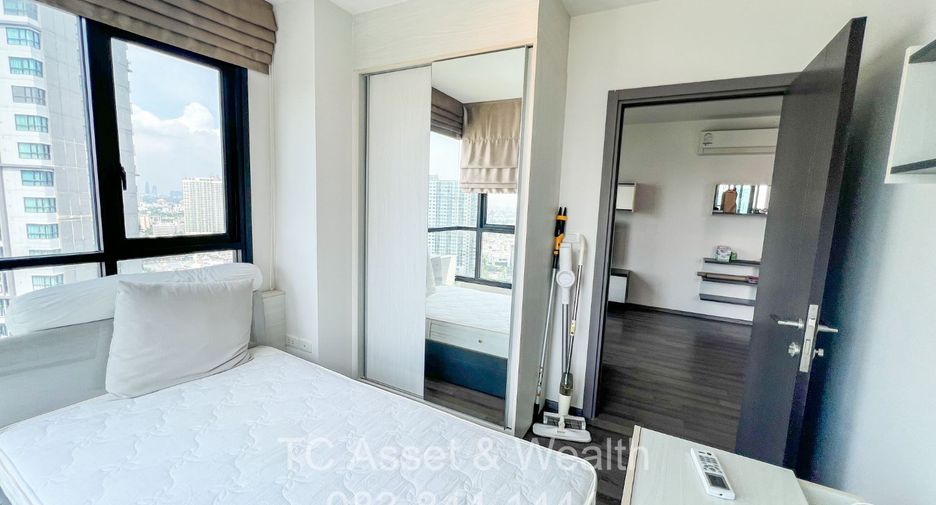 For sale 2 bedrooms condo in Watthana, Bangkok
