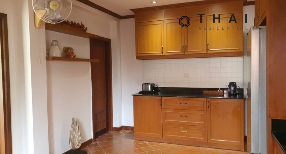 Villa en alquiler y en venta de 4 habitaciones en Mueang Phuket, Phuket