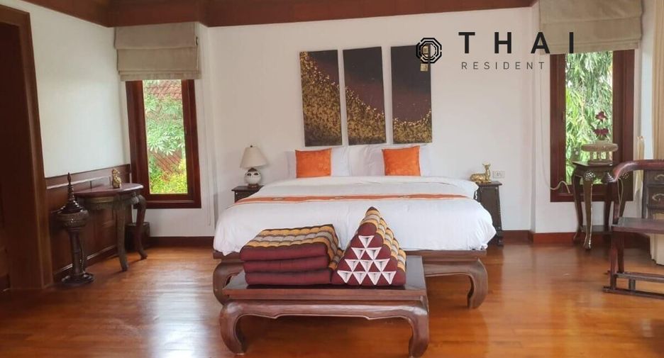 Villa en alquiler y en venta de 4 habitaciones en Mueang Phuket, Phuket