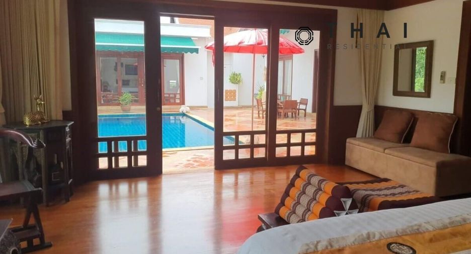 Villa en alquiler y en venta de 4 habitaciones en Mueang Phuket, Phuket