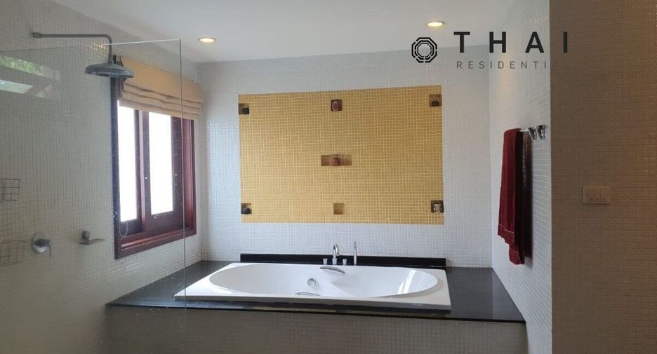 Villa en alquiler y en venta de 4 habitaciones en Mueang Phuket, Phuket