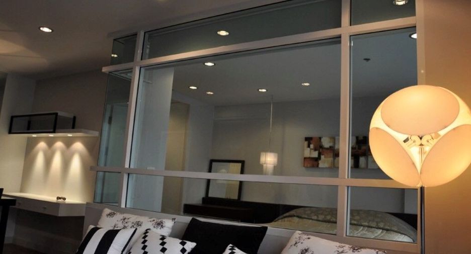 For sale 1 bed condo in Khlong Toei, Bangkok
