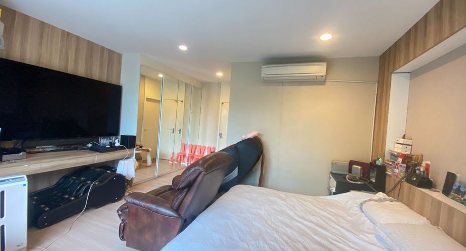 For sale 3 bedrooms townhouse in Bueng Kum, Bangkok