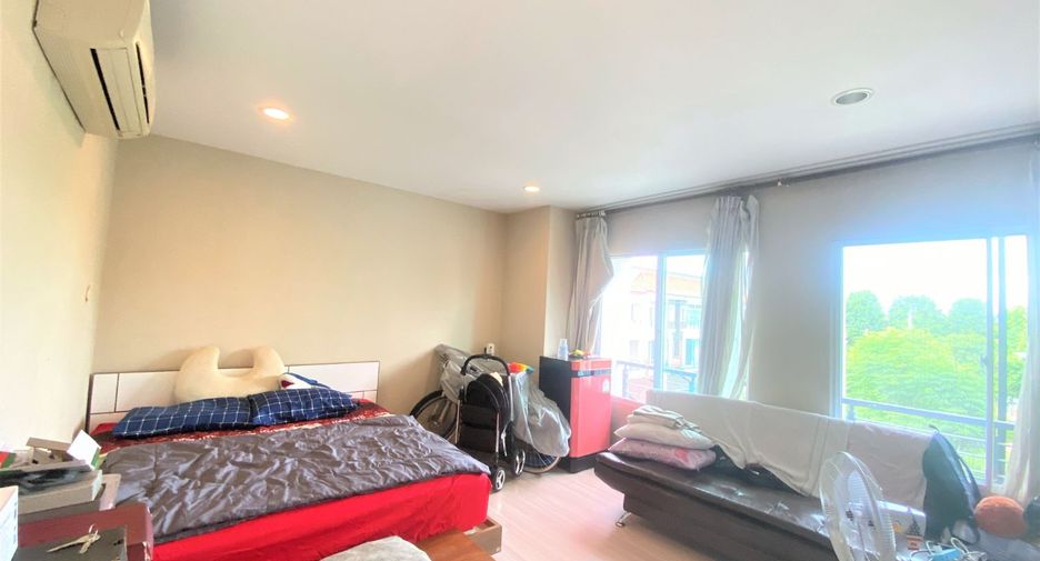 For sale 3 bedrooms townhouse in Bueng Kum, Bangkok
