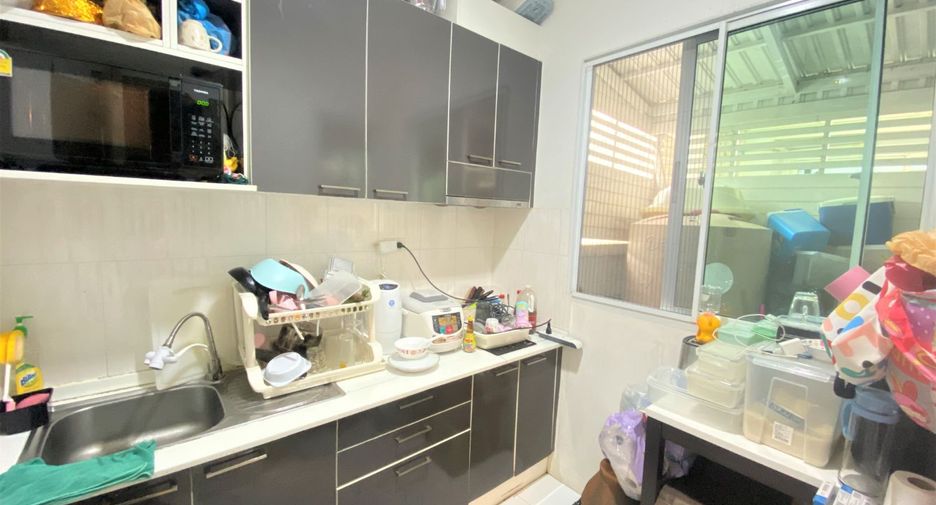 For sale 3 bedrooms townhouse in Bueng Kum, Bangkok