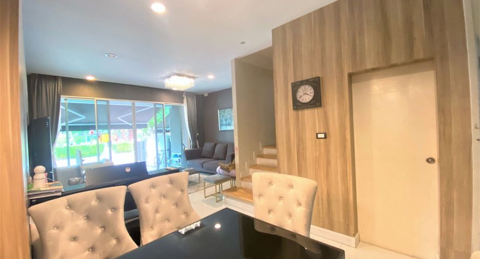 For sale 3 bedrooms townhouse in Bueng Kum, Bangkok
