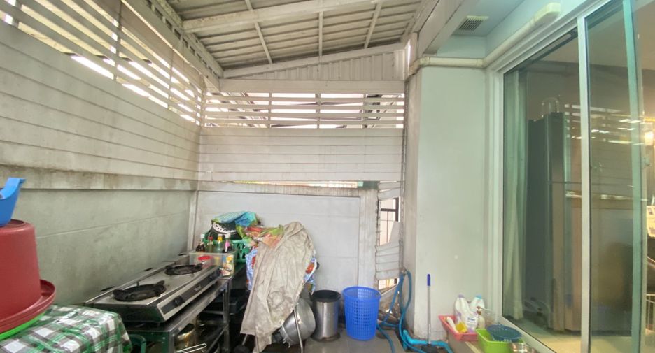 For sale 3 bedrooms townhouse in Bueng Kum, Bangkok