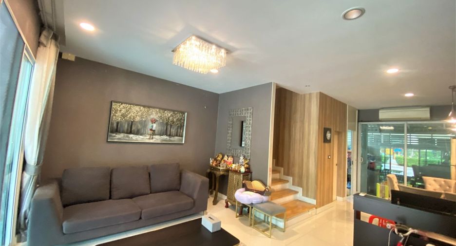 For sale 3 bedrooms townhouse in Bueng Kum, Bangkok