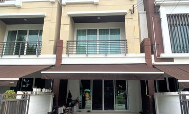 For sale 3 bedrooms townhouse in Bueng Kum, Bangkok
