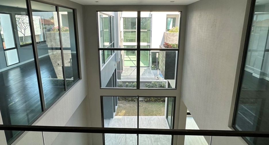 For rent 4 bedrooms house in Suan Luang, Bangkok